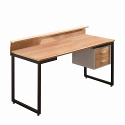 Modernaus dizaino darbo stalas, su dviem stalčiais, metalinėmis kojelėmis.