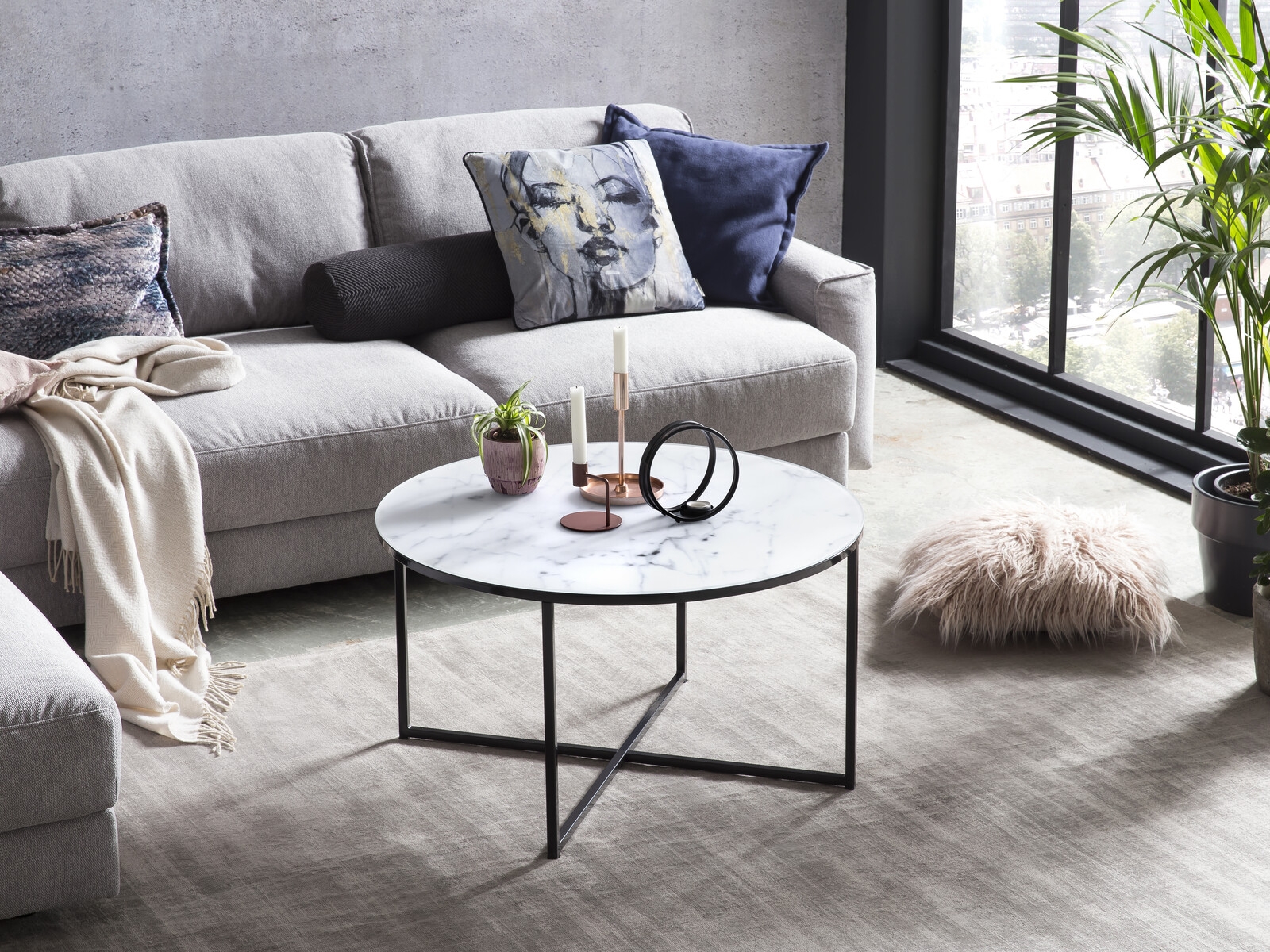 Žurnalinis staliukas 687