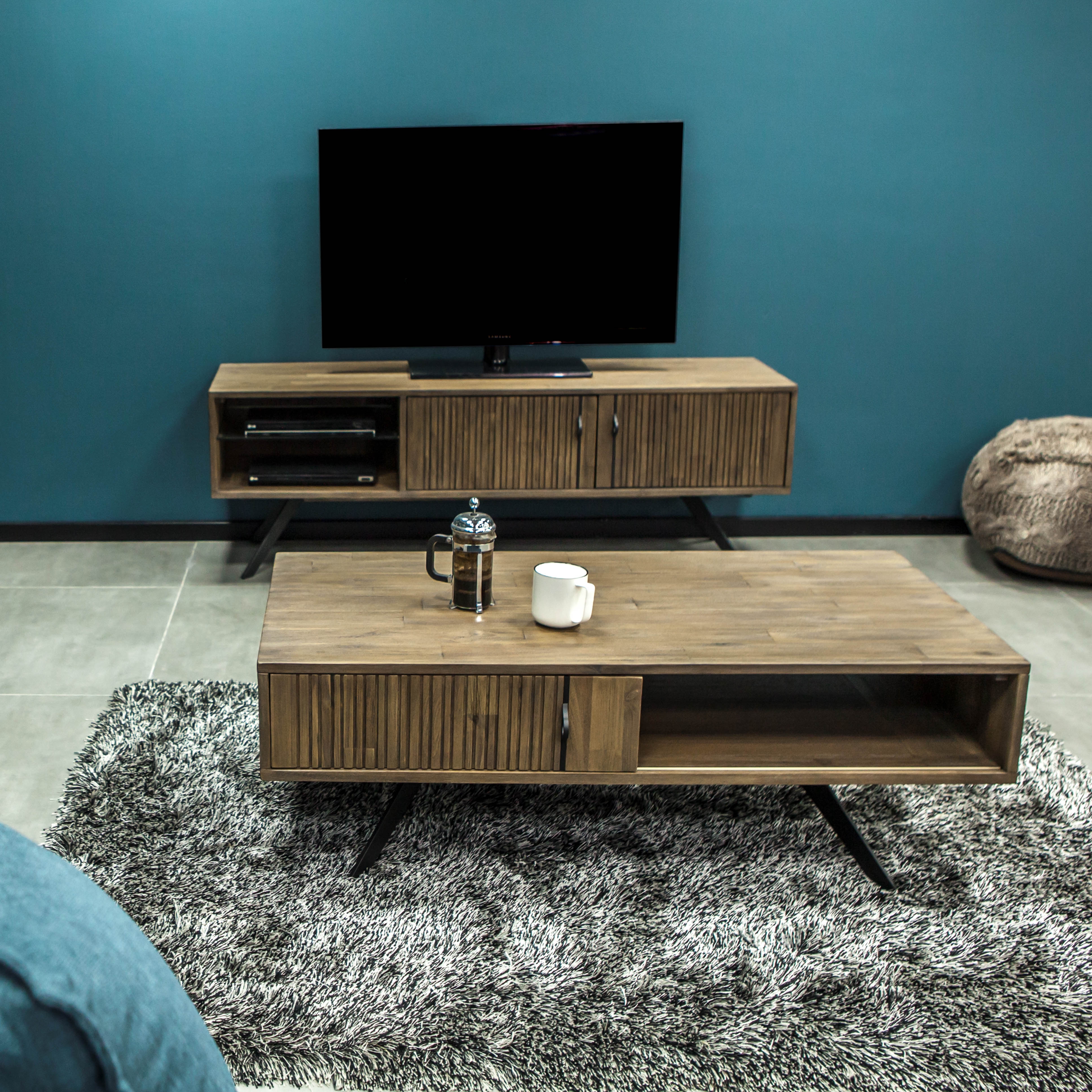 TV staliukas MASA
