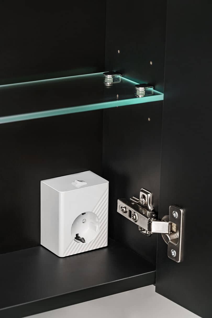 Pakabinamas veidrodis-spintelė 846 SANTA NERO