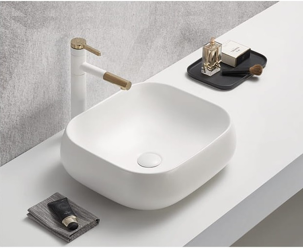 Pakabinama vonios spintelė su praustuvu 826A LUXOR BEIGE