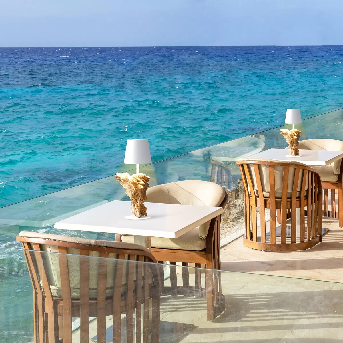 Stalinis bevielis įkraunamas LED šviestuvas SF278, 11x13x29 cm