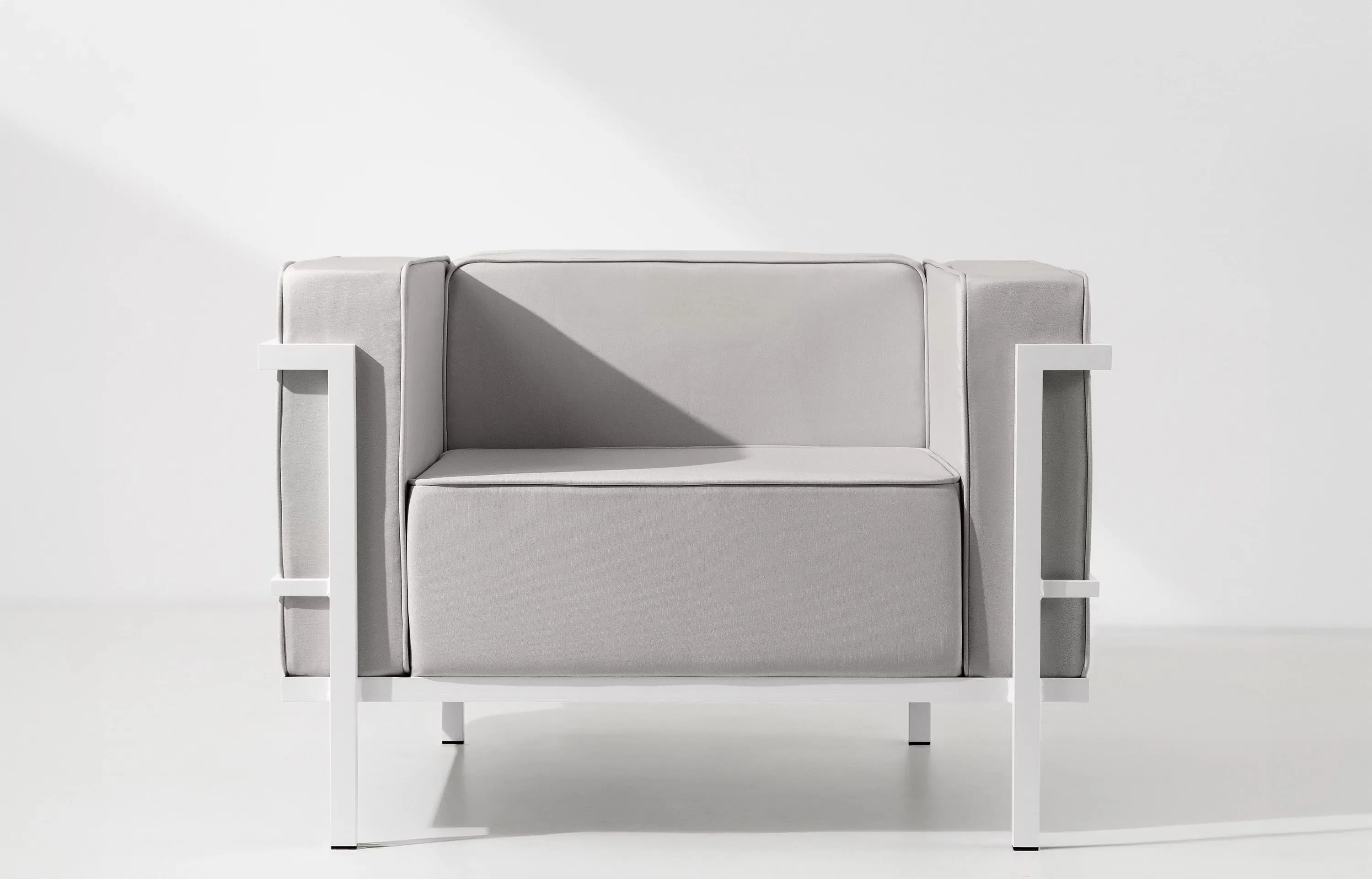 Lauko fotelis TRIGO, baltas/šviesiai pilkas, 99x69x70 cm