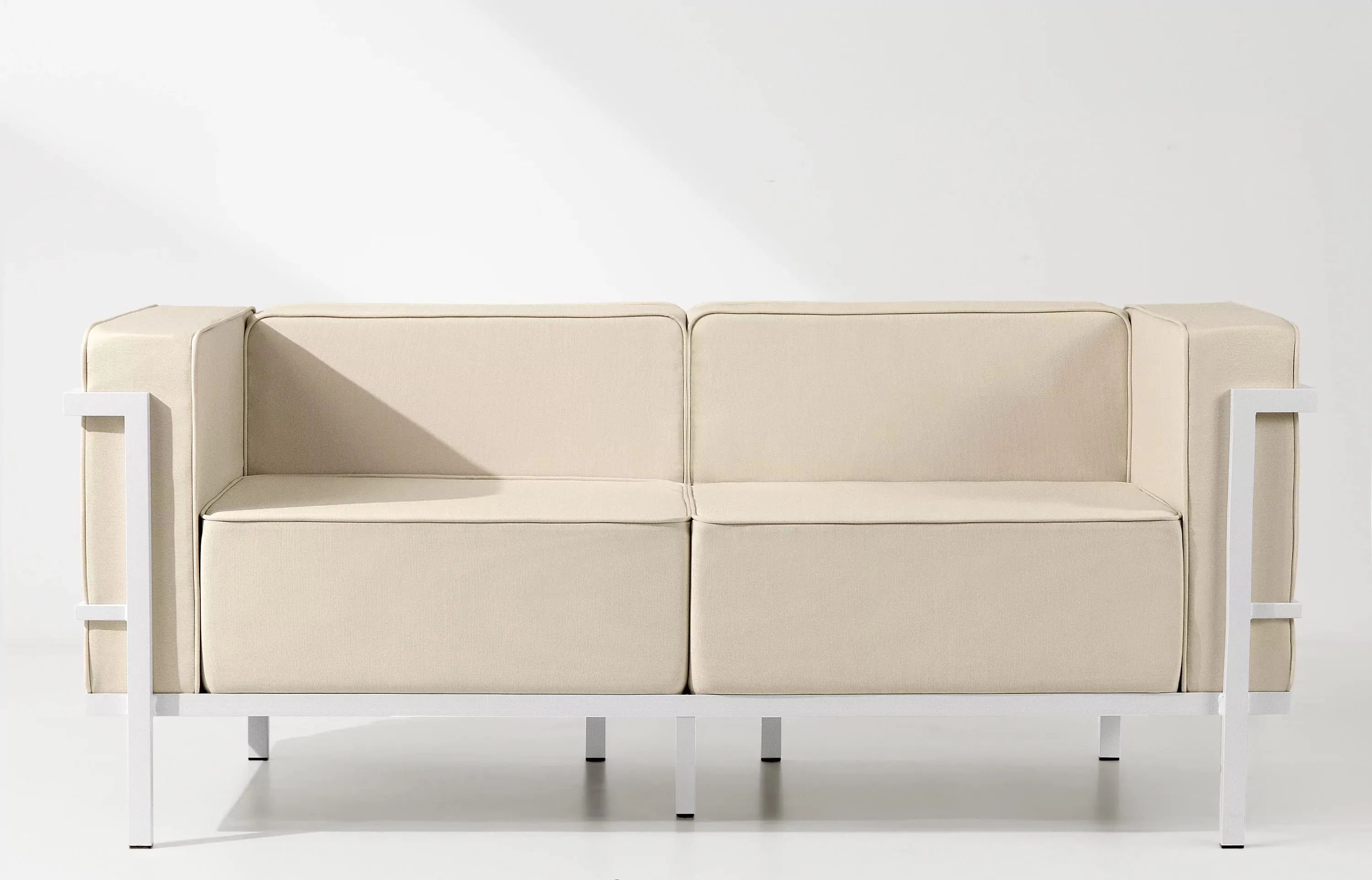 Lauko sofa TRIGO 2, balta/kreminė, 164x69x70 cm