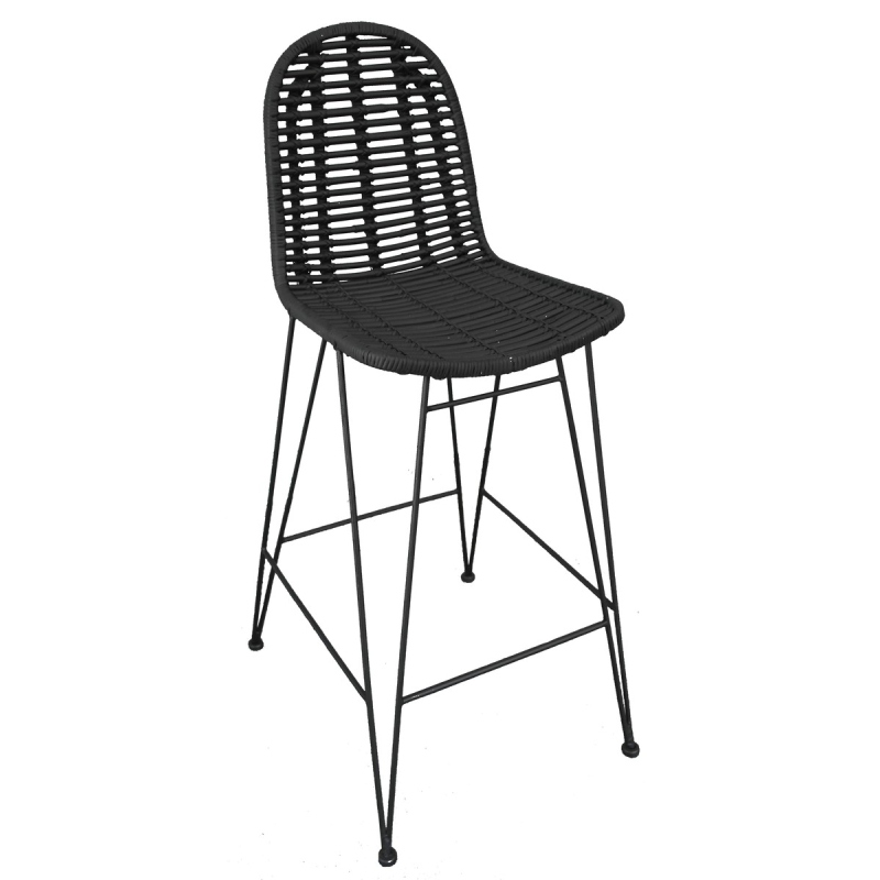 Modernaus stiliaus baro kėdė, metalinėmis kojelėmis, sėdimoji dalis pagaminta iš ratano.