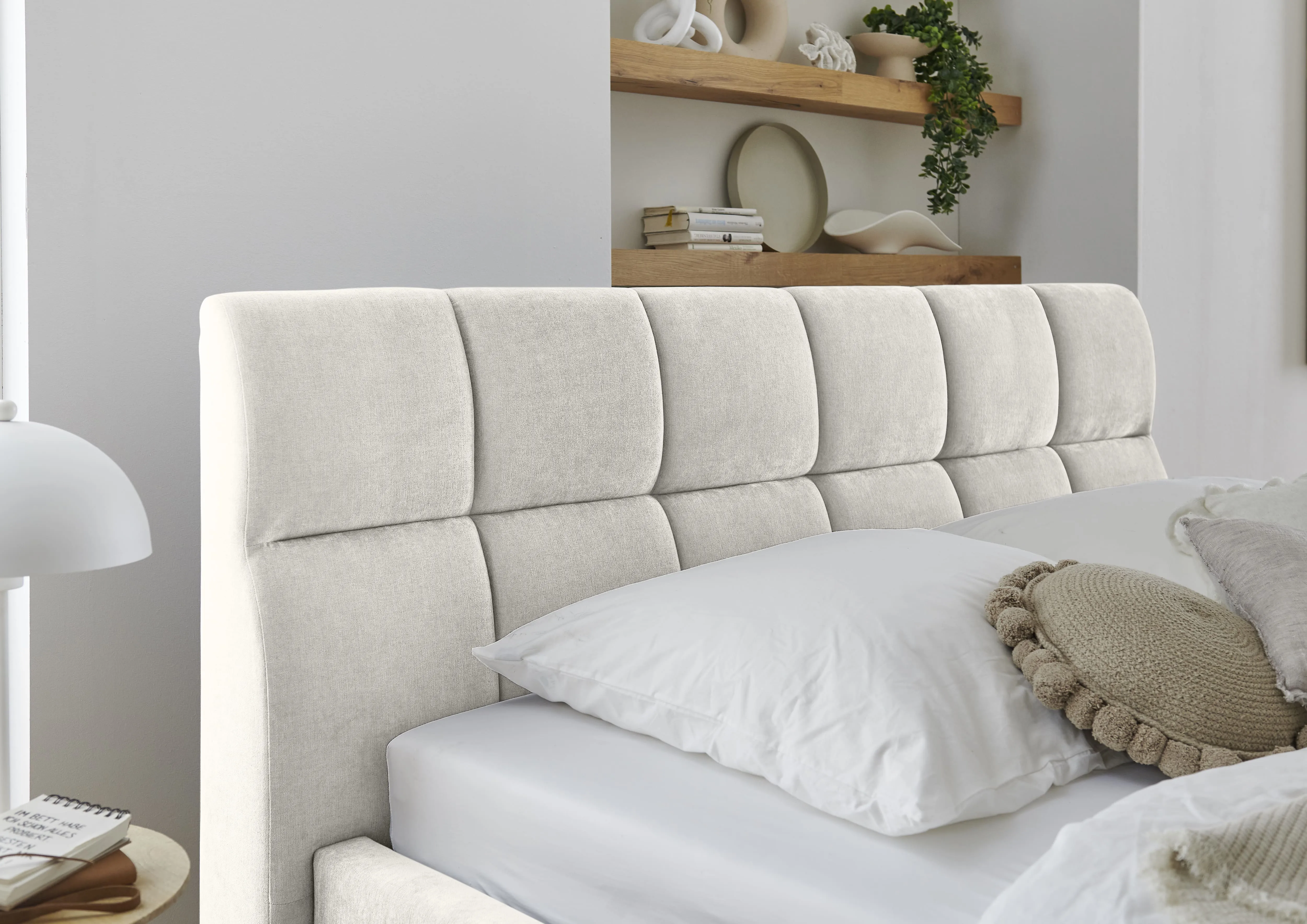 Lova 180 cm CANY su čiužiniu, beige, su šuns guoliu, 209x228x110 cm