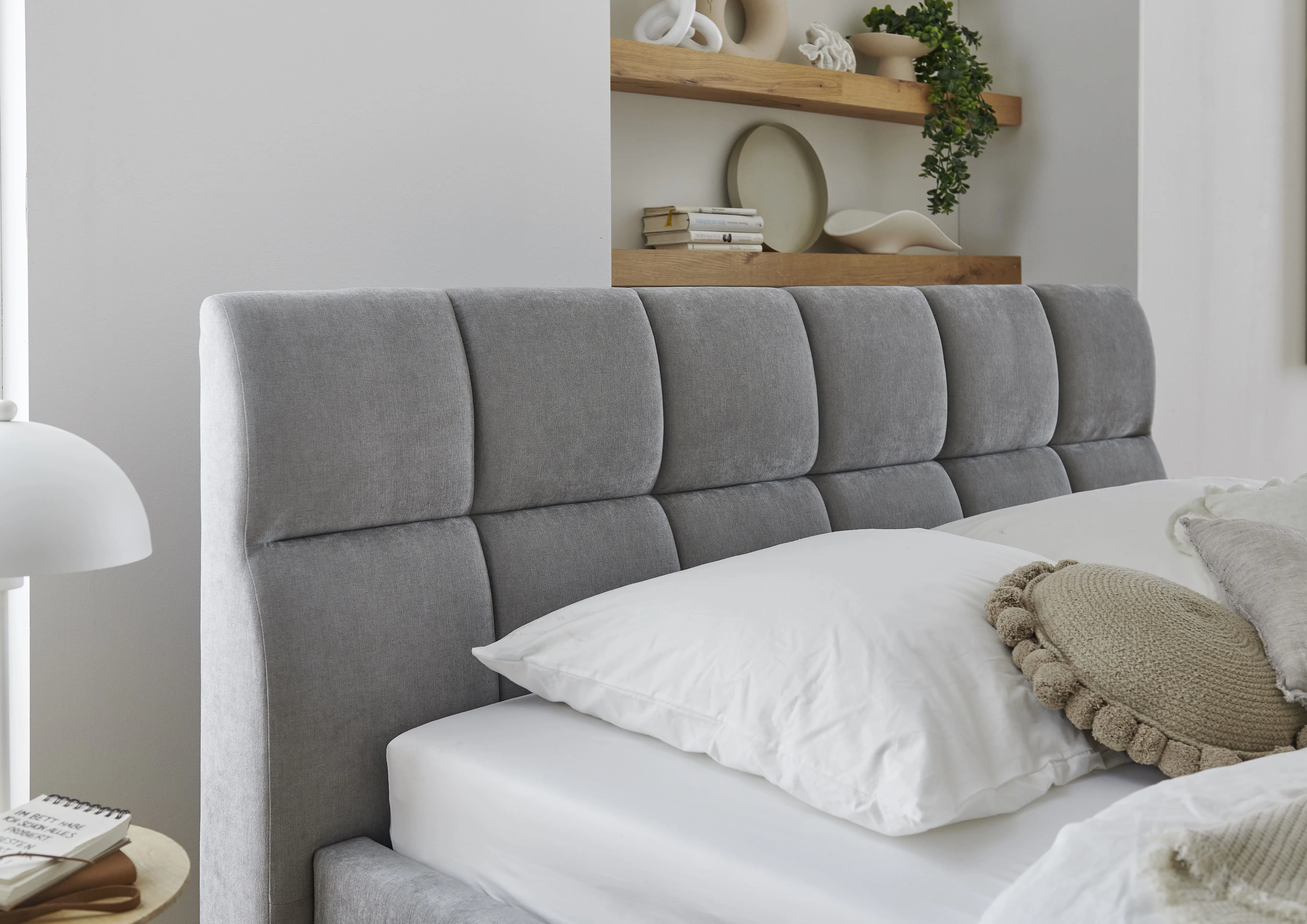 Lova 180 cm CANY su čiužiniu, pilka, su šuns guoliu, 209x228x110 cm