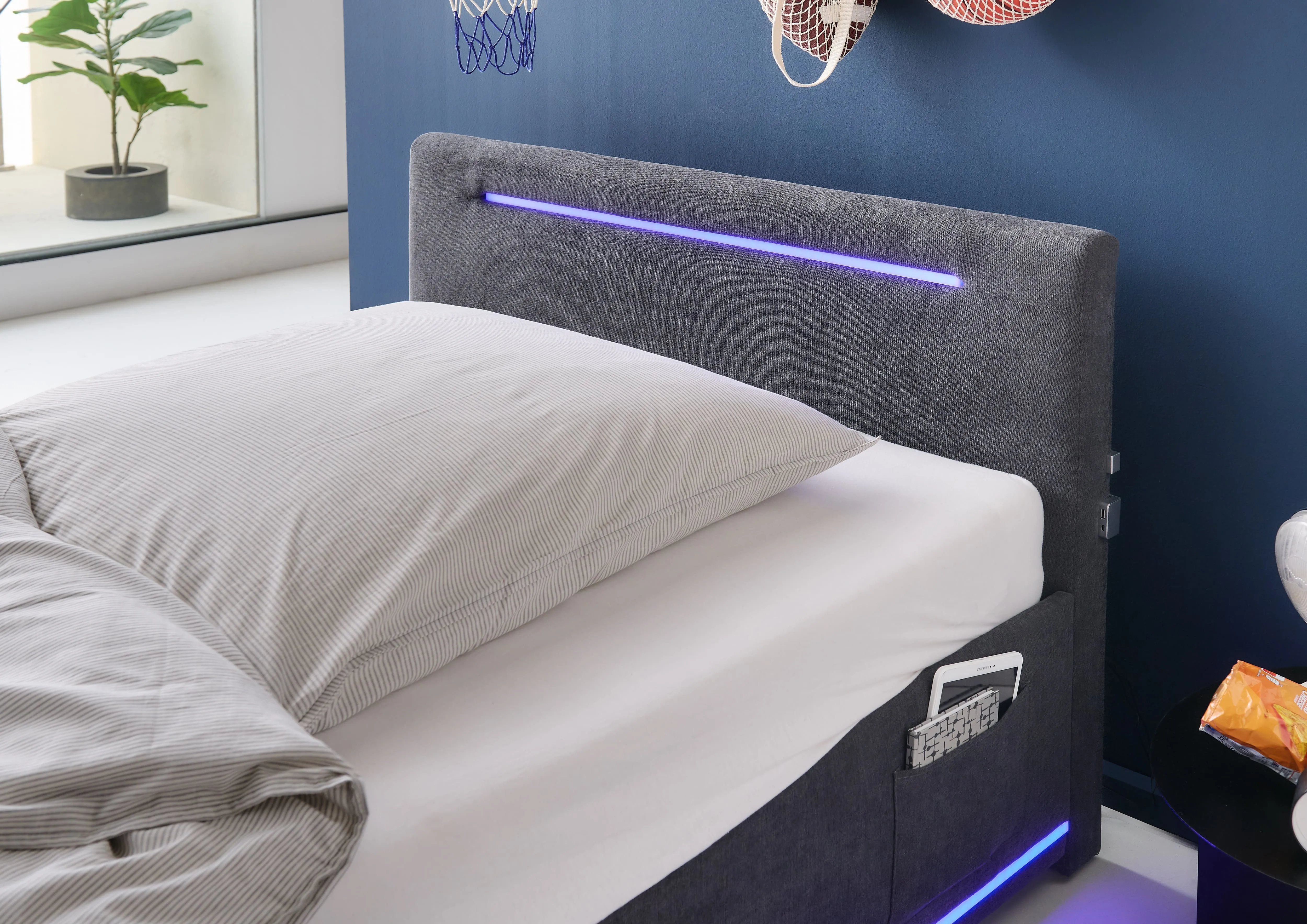 Lova 140 cm CIRCLE su čiužiniu ir LED apšvietimu, grafito, 148x211x90 cm