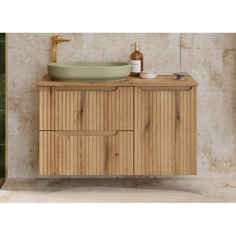 Pakabinama vonios spintelė...