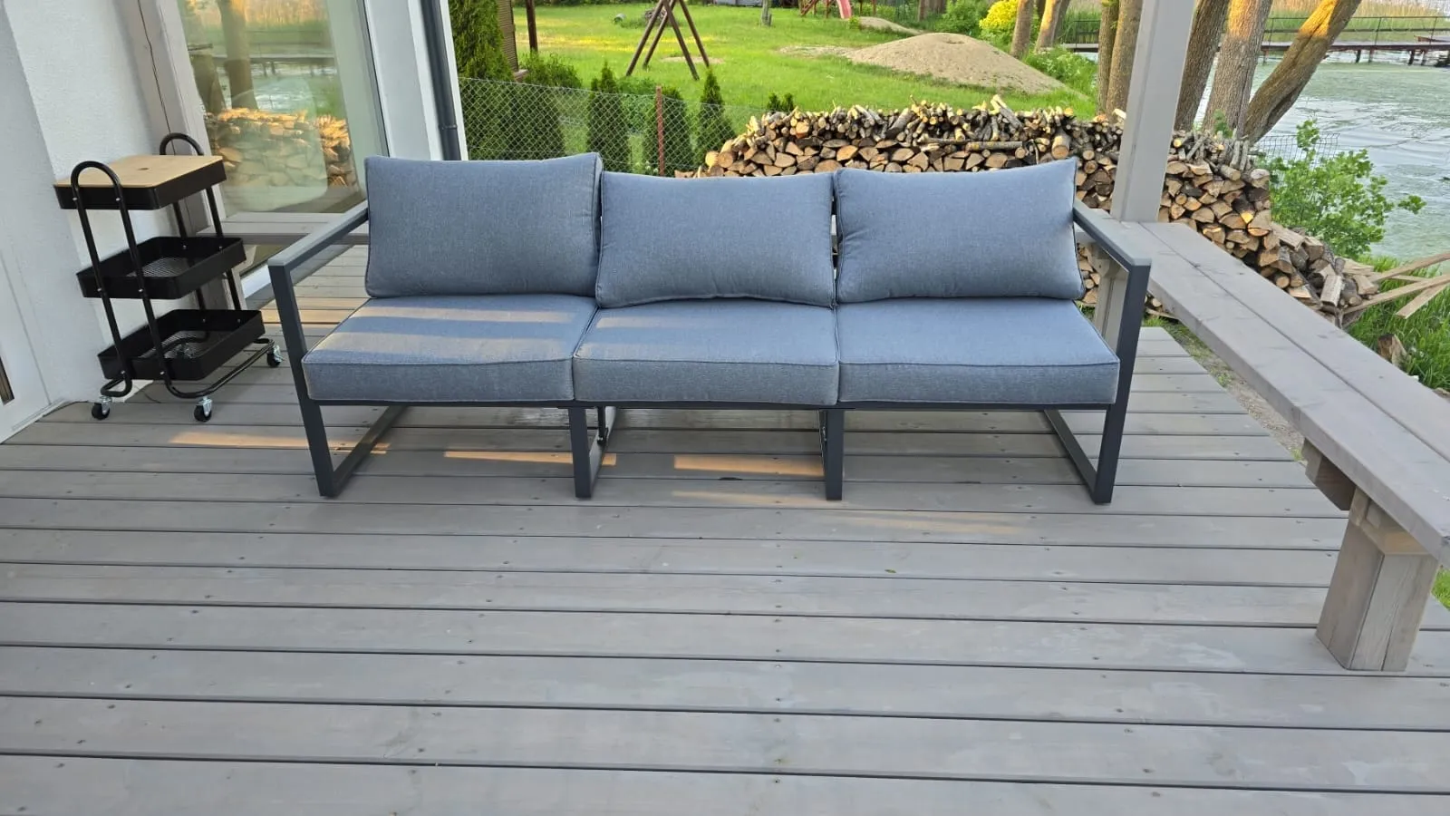 Lauko sofa MOSTRA, pilka